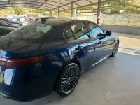 Usata Alfa Romeo Giulia Super 180 CV (132 kW) 2017 Blu Berlina