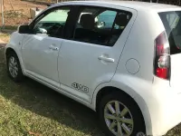 Usata Daihatsu Sirion 91 CV (66 kW) 2009 Utilitaria