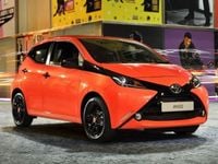 Brugt Toyota Aygo X-play 69 HK (50 kW) 2016 Hvid Hatchback
