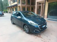 Usata Peugeot 208 Active 110 CV (80 kW) 2015 Blu Utilitaria