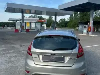 Usata Ford Fiesta 90 CV (66 kW) 2010 Grigio Berlina