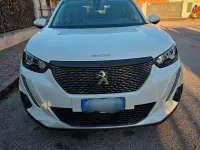 Usata Peugeot 2008 Allure 102 CV (75 kW) 2020 Bianco SUV