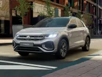 Usata VW T-Roc R-line 110 CV (80 kW) 2024 Pyrit silver metallizzato SUV