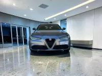 Usata Alfa Romeo Giulia 150 CV (110 kW) 2017 Argento Berlina