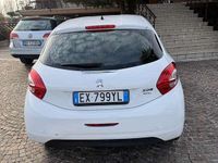 Usata Peugeot 208 Active 68 CV (50 kW) 2015 Utilitaria