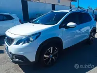 Usata Peugeot 2008 120 CV (88 kW) 2018 Bianco SUV