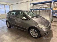 Usata Mercedes A180 Elegance 108 CV (79 kW) 2011 Grigio Berlina
