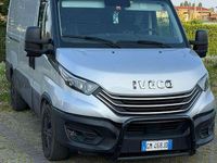 Usata Iveco Daily 207 CV (152 kW) 2023 Argento Furgone