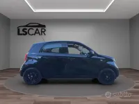 Usado Smart ForFour 90 CV (66 kW) 2019 Negro Utilitario
