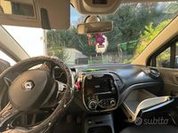 Usado Renault Captur 110 CV (80 kW) 2015 Gris SUV