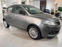 Usata Lancia Ypsilon 69 CV (50 kW) 2015 Grigio Utilitaria