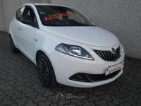 Usata Lancia Ypsilon Gold 69 CV (50 kW) 2023 Bianco gelato Utilitaria