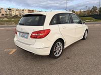 Usata Mercedes B180 109 CV (80 kW) 2014 Bianco Monovolume