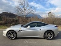 Usata Ferrari California 481 CV (353 kW) 2011 Argento Cabrio
