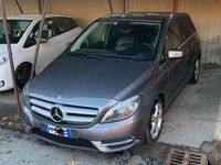 Usata Mercedes B180 110 CV (80 kW) 2012 Grigio Monovolume