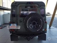 Usata Land Rover Defender S 122 CV (89 kW) 2005 Verde SUV