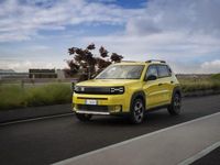 Nuova Fiat Grande Panda Icon 101 CV (74 kW) 2025 Rosso pastello Utilitaria