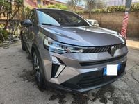 Usata Renault Captur 101 CV (74 kW) 2025 Grigio SUV