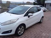 Usata Ford Fiesta Titanium 95 CV (69 kW) 2017 Bianco Utilitaria