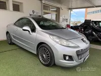 Usata Peugeot 207 CC 111 CV (81 kW) 2011 Argento Cabrio