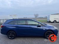 Usata Opel Astra 110 CV (80 kW) 2021 Blu metallizzato Station wagon