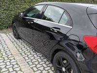 Begagnad Mercedes A180 109 HK (80 kW) 2015 Svart Sedan