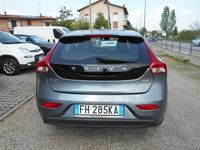Gebraucht Volvo V40 Business Edition 120 PS (88 kW) 2017 Grau Limousine