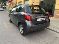 Usata Toyota Yaris Hybrid Active 75 CV (55 kW) 2016 Grigio Berlina