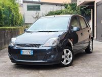 Usata Ford Fiesta 75 CV (55 kW) 2006 Grigio Utilitaria