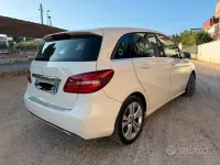 Usata Mercedes B180 109 CV (80 kW) 2017 Bianco Utilitaria