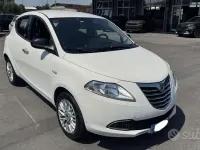 Usata Lancia Ypsilon 80 CV (58 kW) 2015 Bianco Utilitaria