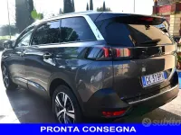 Usata Peugeot 5008 Allure 180 CV (132 kW) 2022 Grigio SUV