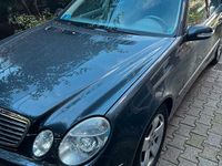 Usata Mercedes E220 150 CV (110 kW) 2005 Grigio Berlina