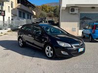 Usata Opel Astra Cosmo 110 CV (80 kW) 2012 Nero Station wagon