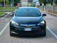 Usata Opel Astra GTC 130 CV (95 kW) 2012 Nero Coupé
