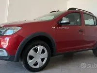 Usata Dacia Sandero Stepway 90 CV (66 kW) 2018 Rosso Berlina