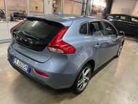 Usata Volvo V40 120 CV (88 kW) 2017 Blu/azzurro Berlina