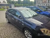 Usata Lancia Delta 120 CV (88 kW) 2011 Blu Utilitaria