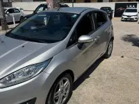 Usata Ford Fiesta Titanium 75 CV (55 kW) 2015 Grigio Utilitaria