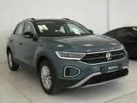 Usata VW T-Roc Life 110 CV (80 kW) 2023 Blu/azzurro SUV