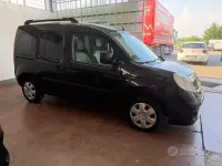 Usata Renault Kangoo Dynamique 102 CV (75 kW) 2010 Nero Monovolume