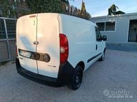 Begagnad Opel Combo 90 HK (66 kW) 2015 Vit Minibuss