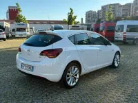Usata Opel Astra 125 CV (91 kW) 2011 Bianco Berlina