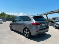 Usata Mercedes 200 Progressive 150 CV (110 kW) 2023 Grigio Monovolume