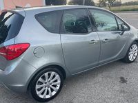 Usata Opel Meriva Cosmo 100 CV (73 kW) 2011 Grigio Monovolume