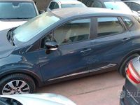 Usata Renault Captur 90 CV (66 kW) 2016 Grigio SUV