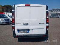 Begagnad Renault Trafic 145 HK (106 kW) 2018 Vit Minibuss