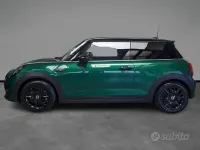 Usata Mini Cooper SE Classic 75 kW (102 CV) 2023 Verde / metallizzato Utilitaria