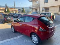 Usata Lancia Ypsilon Gold 69 CV (50 kW) 2015 Rosso Utilitaria