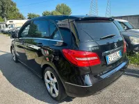 Usata Mercedes B200 Premium 136 CV (100 kW) 2012 Nero Utilitaria